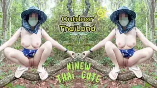 ดูหนังXxxThaiพี่แพรวสาวไทยเก็บเห็ดป่าอยู่ดีๆชวนผัวเย็ดหีในป่าเย็ดกันอย่างเด็ดเลย